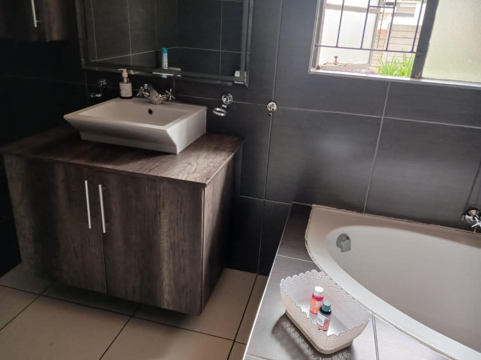 Mwb Apartment Midrand Bagian luar foto